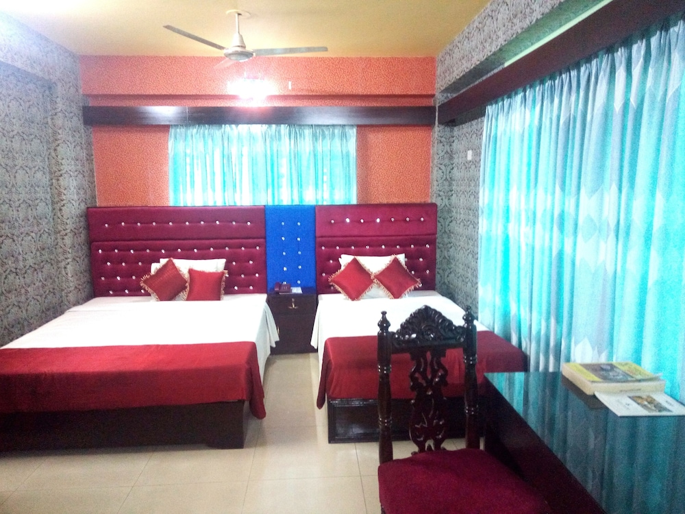 hotel lake view plaza