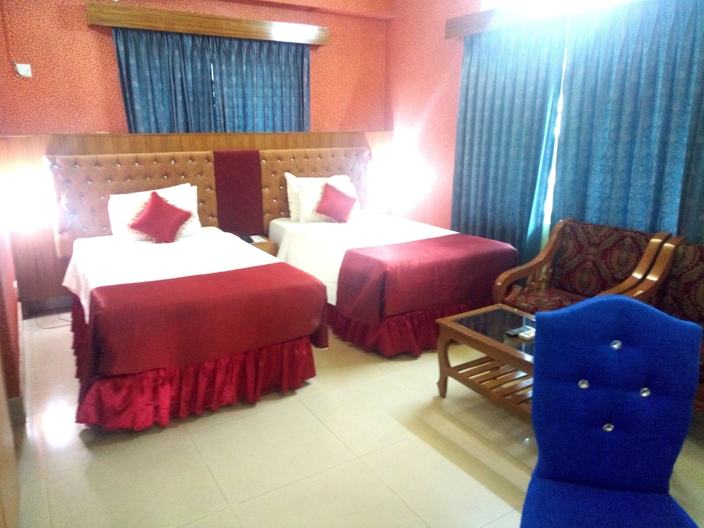 hotel lake view plaza