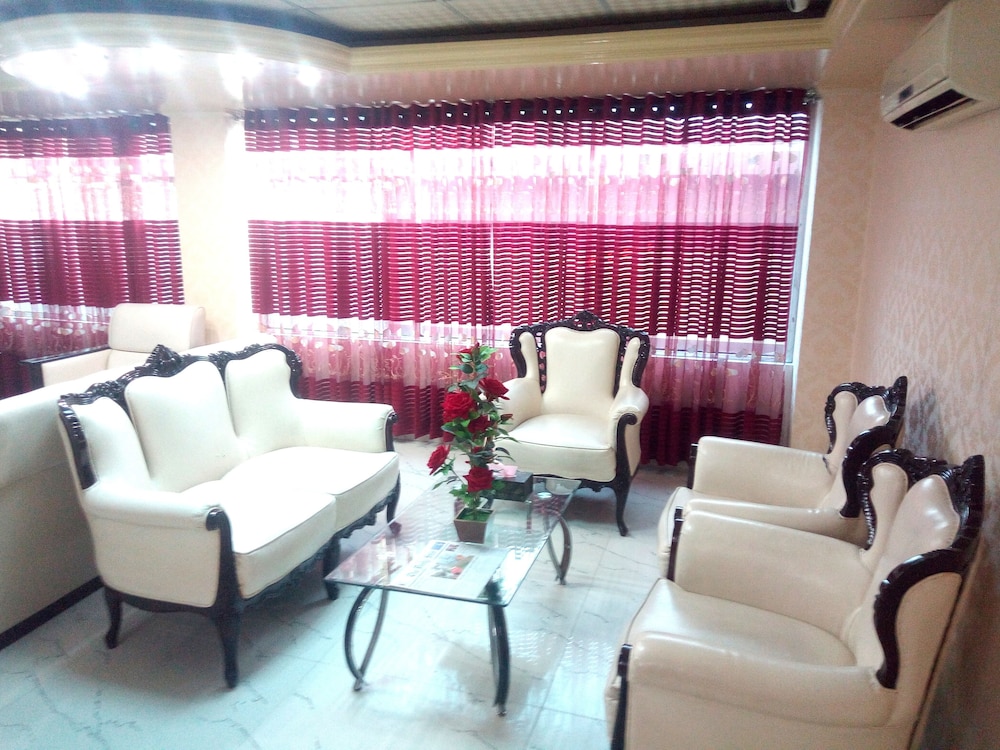 hotel lake view plaza