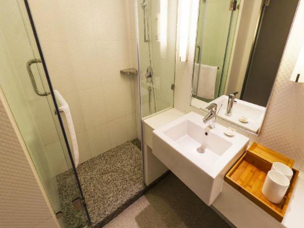 ji hotel shanghai railway station west tianmu road