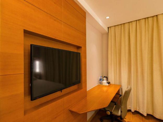 ji hotel shanghai railway station west tianmu road