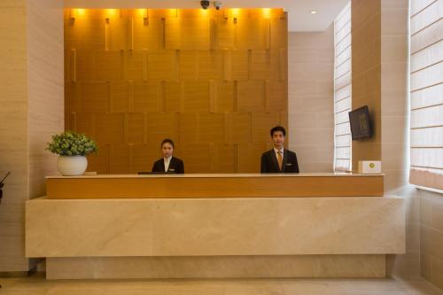 ji hotel shanghai railway station west tianmu road