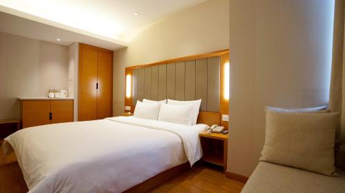 ji hotel shanghai railway station west tianmu road