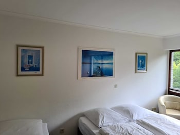 Hotel Seeblick Am Sankelmarker See,Station Road,3 star