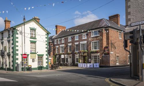 the royal oak hotel welshpool mid wales