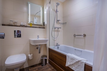 the three swans hotel market harborough leicestershire