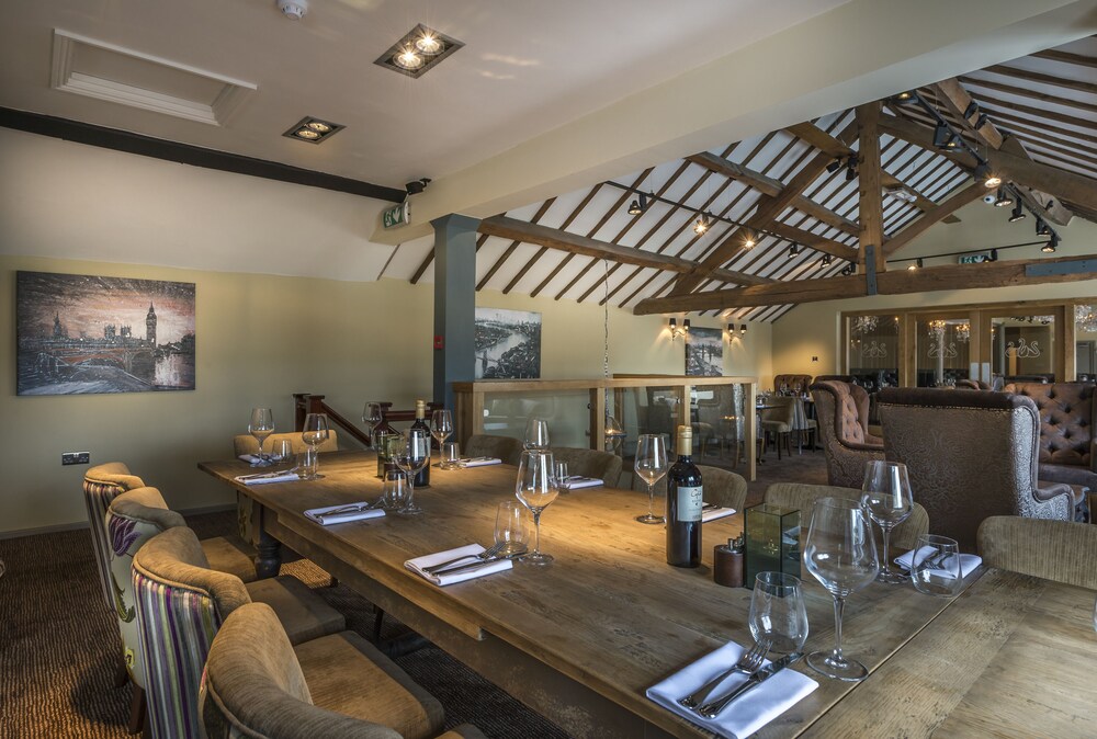 the three swans hotel market harborough leicestershire