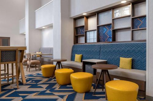 hampton inn and suites billings west i 90