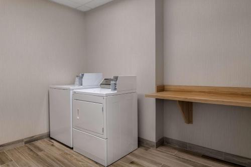 hampton inn and suites billings west i 90