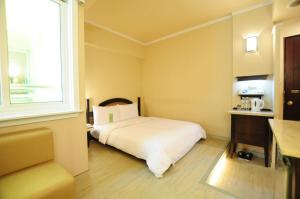 kindness hotel weiwuying