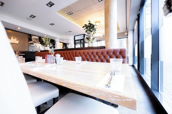 hotel kronjuwel by bright