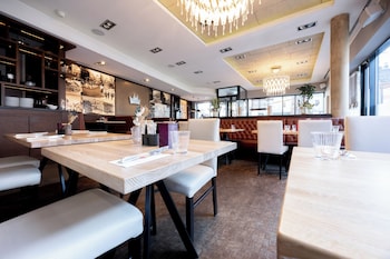 hotel kronjuwel by bright