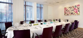 hilton garden inn birmingham brindley place