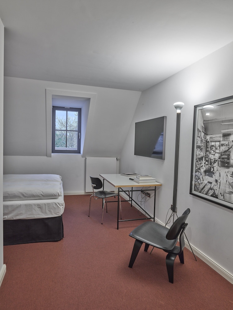the qvest hideaway