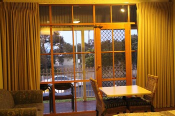 bayview motel rosebud