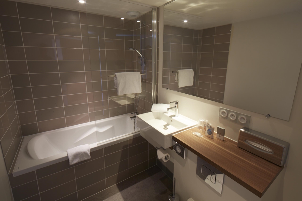 hotel kyriad bordeaux begles