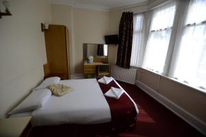 Cranbrook Hotel,East London>>Barking,3 star