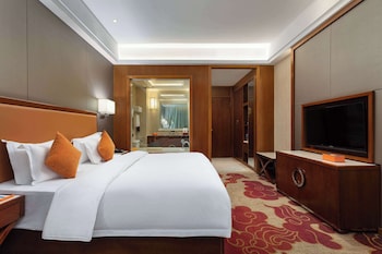 hawthorn by wyndham shangri la old town