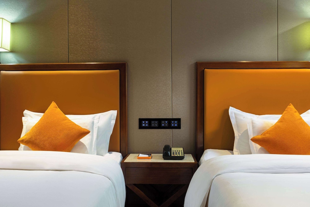 hawthorn by wyndham shangri la old town