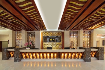 hawthorn by wyndham shangri la old town