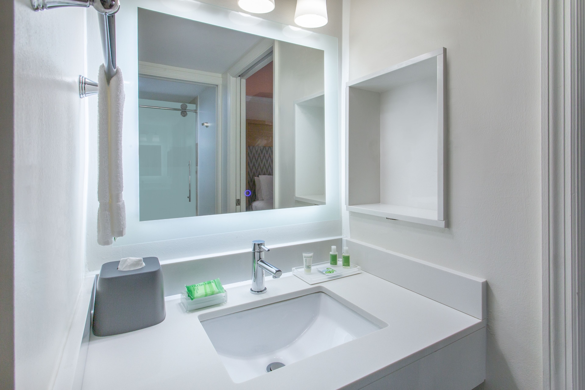 holiday inn and suites boca raton north by ihg