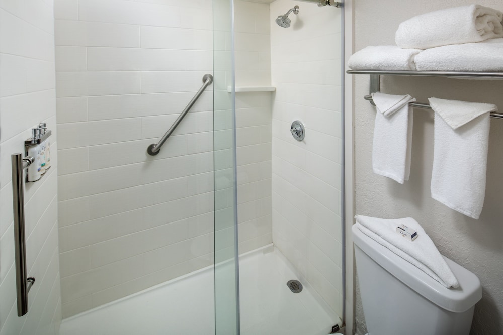 holiday inn and suites boca raton north by ihg