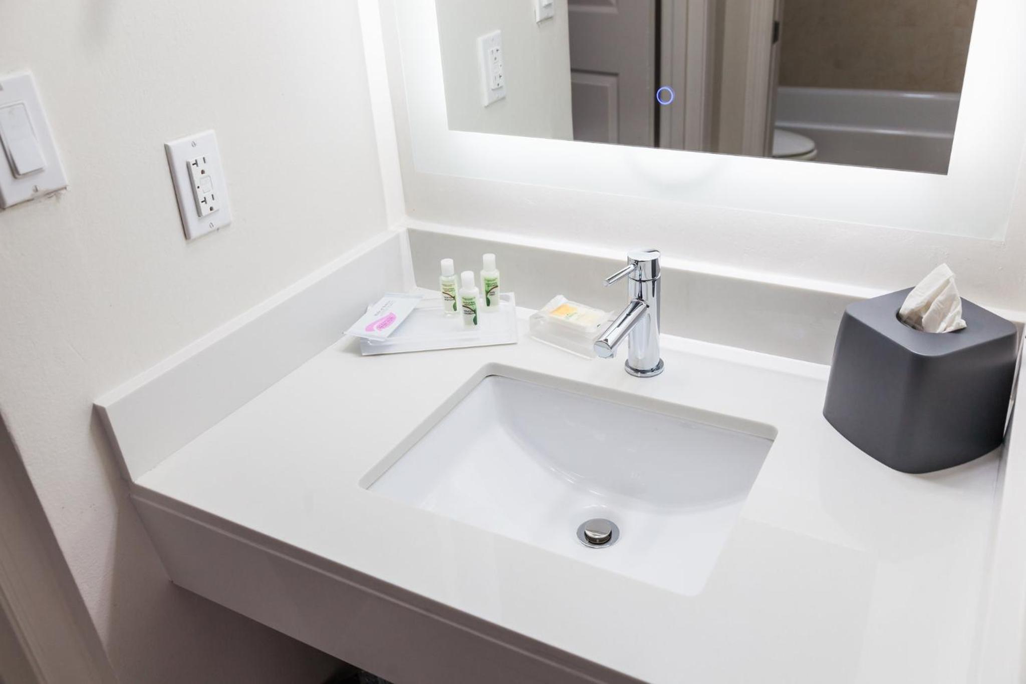 holiday inn and suites boca raton north by ihg