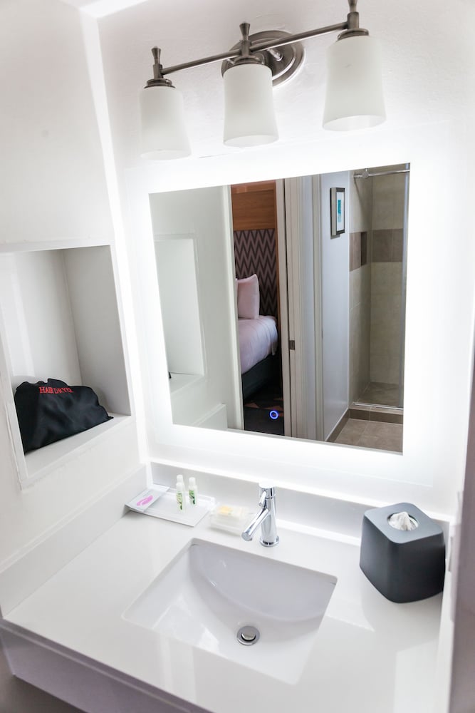 holiday inn and suites boca raton north by ihg