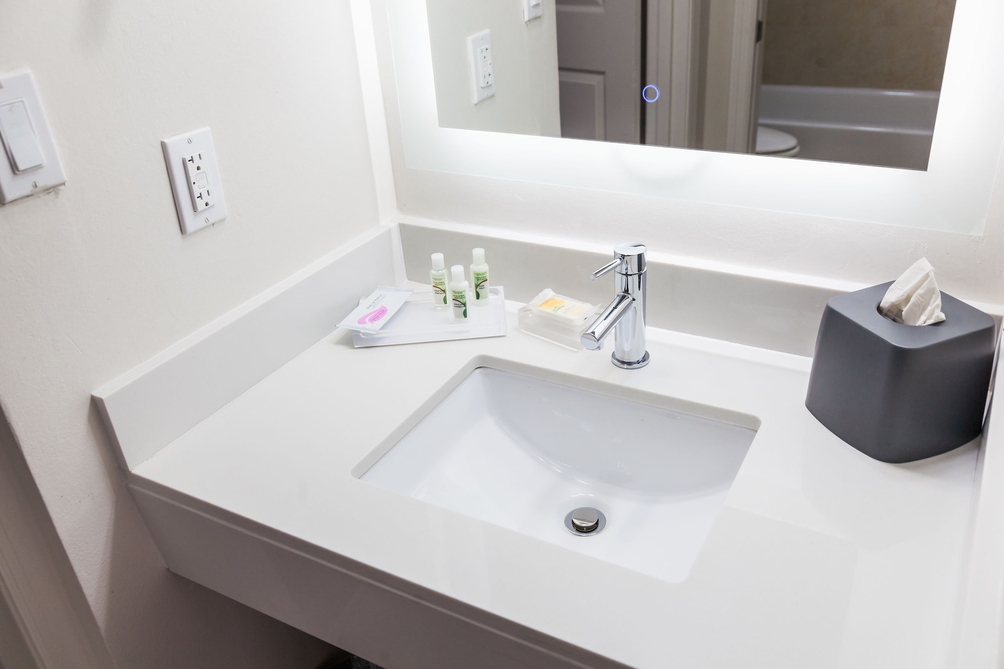holiday inn and suites boca raton north by ihg