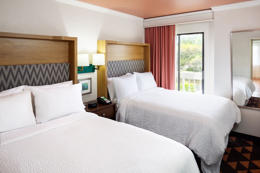 holiday inn and suites boca raton north by ihg