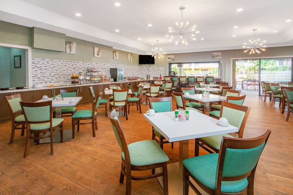 holiday inn and suites boca raton north by ihg