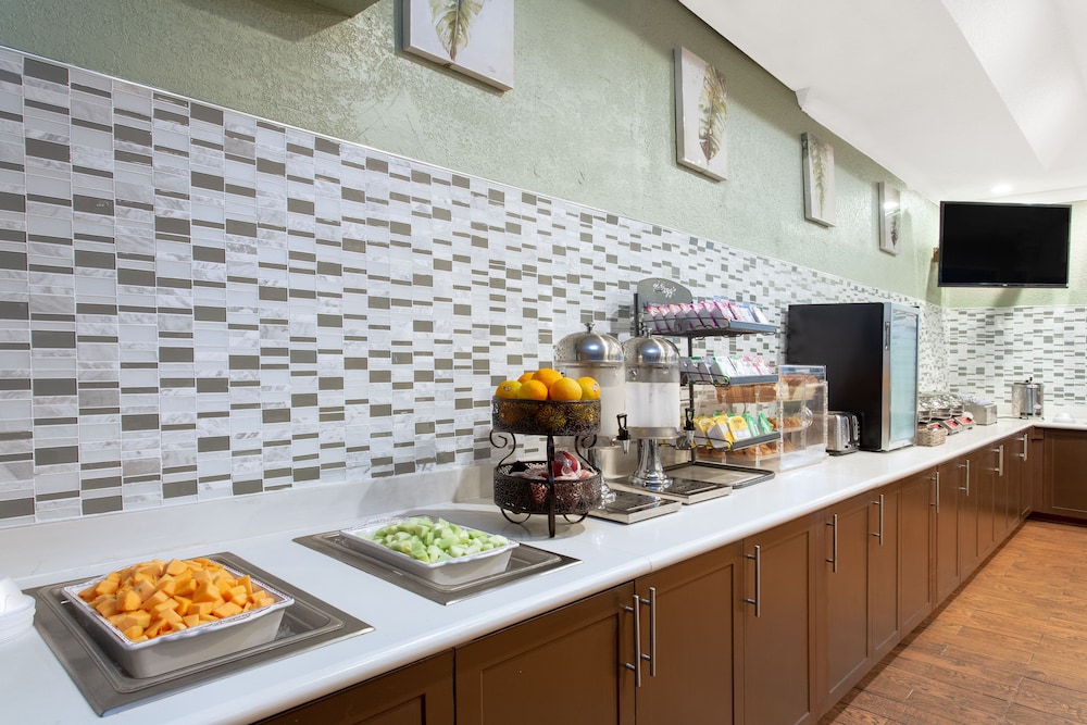 holiday inn and suites boca raton north by ihg