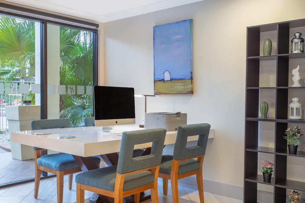 holiday inn and suites boca raton north by ihg