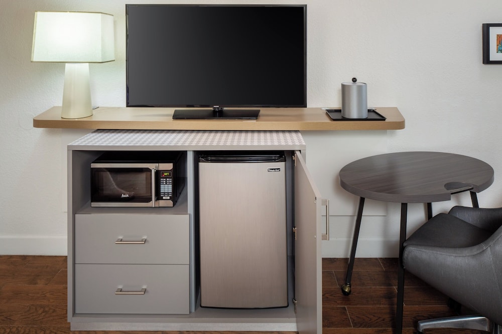 holiday inn and suites boca raton north by ihg