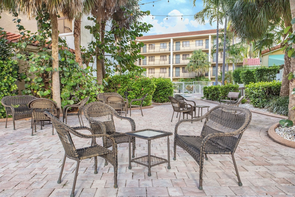 holiday inn and suites boca raton north by ihg