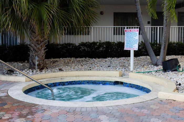 holiday inn and suites boca raton north by ihg