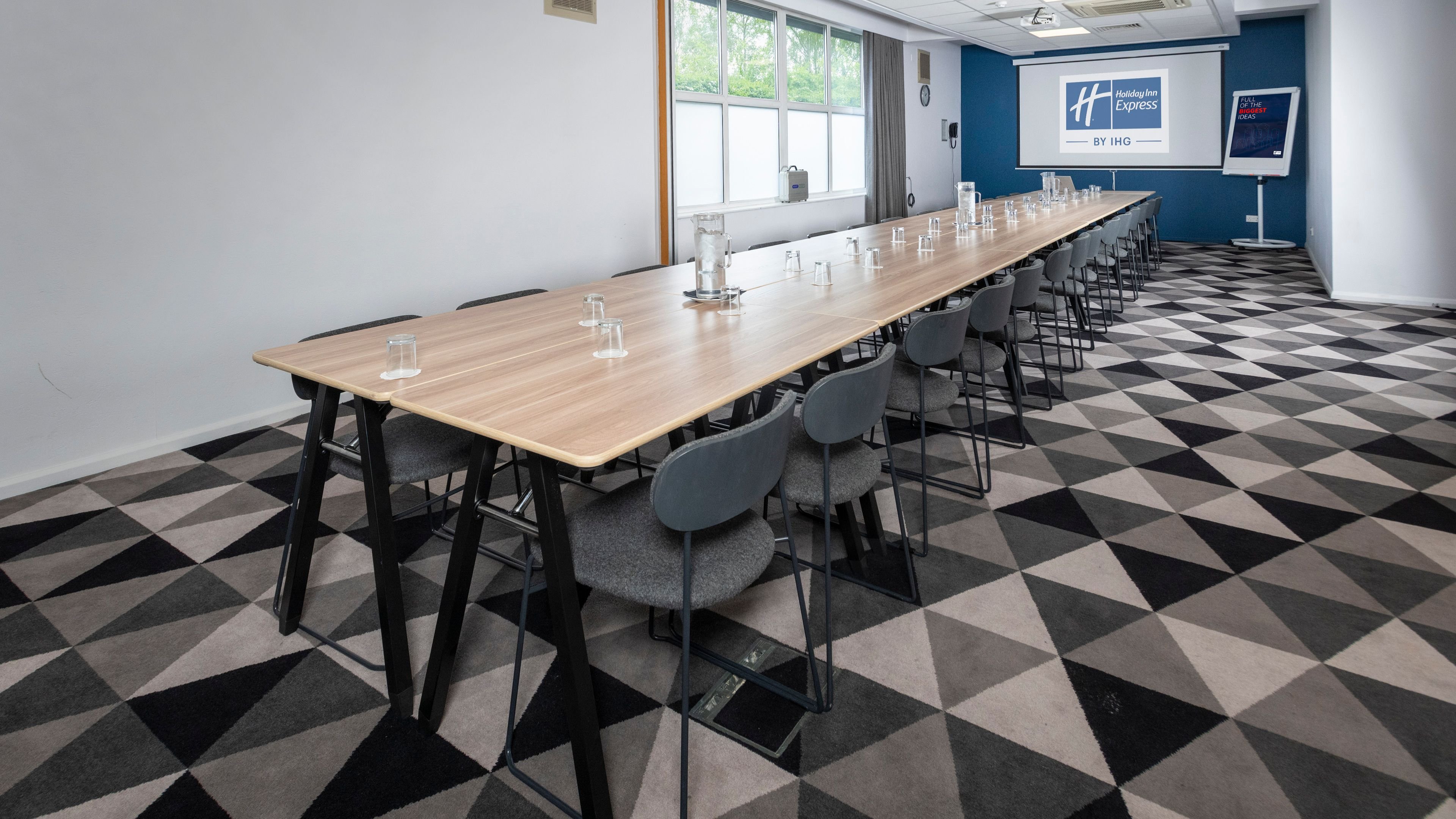 holiday inn express burton upon trent by ihg