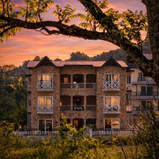 four farm best resort in nainital for family
