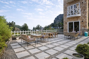 four farm best resort in nainital for family