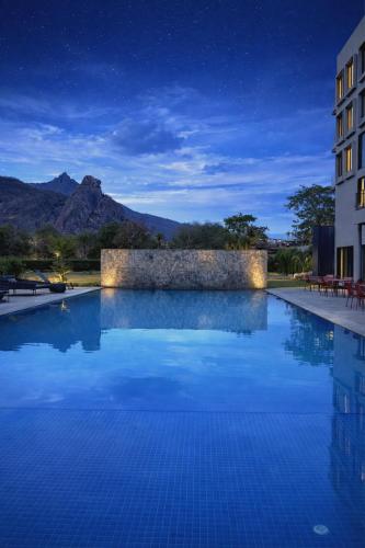 avisa hotel and resort