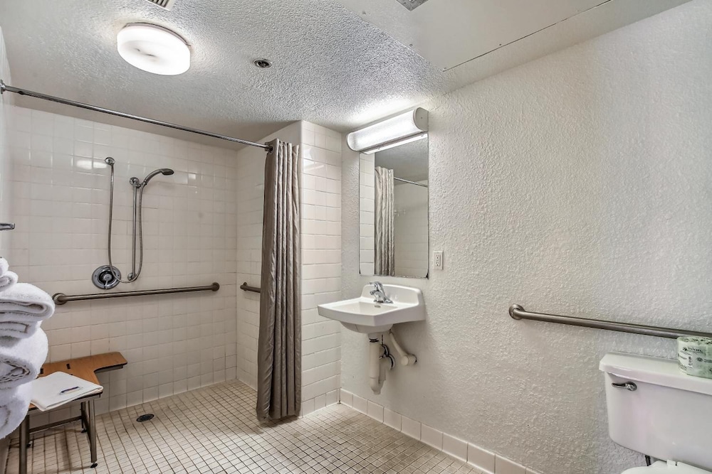 super 8 by wyndham livermore