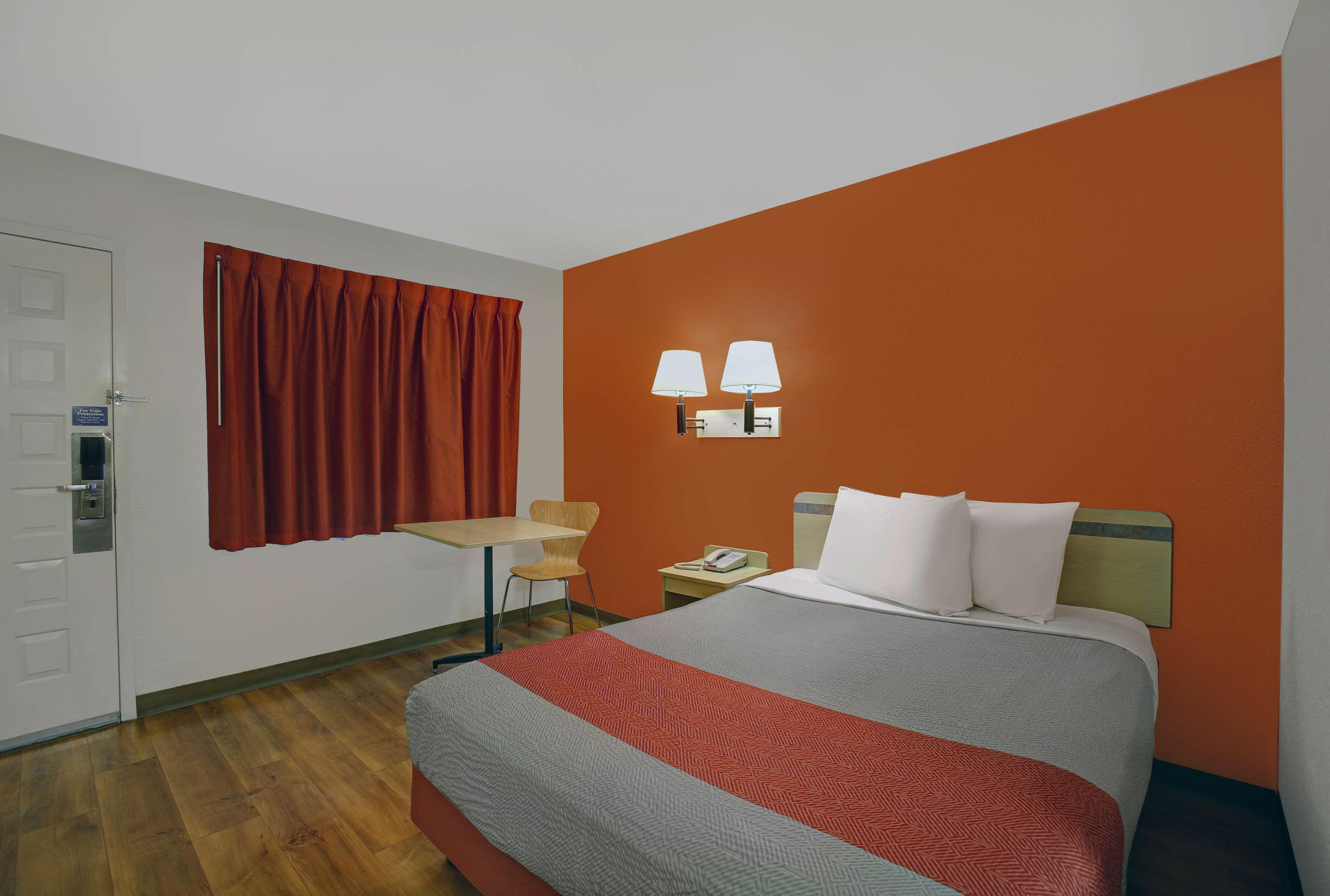 super 8 by wyndham livermore