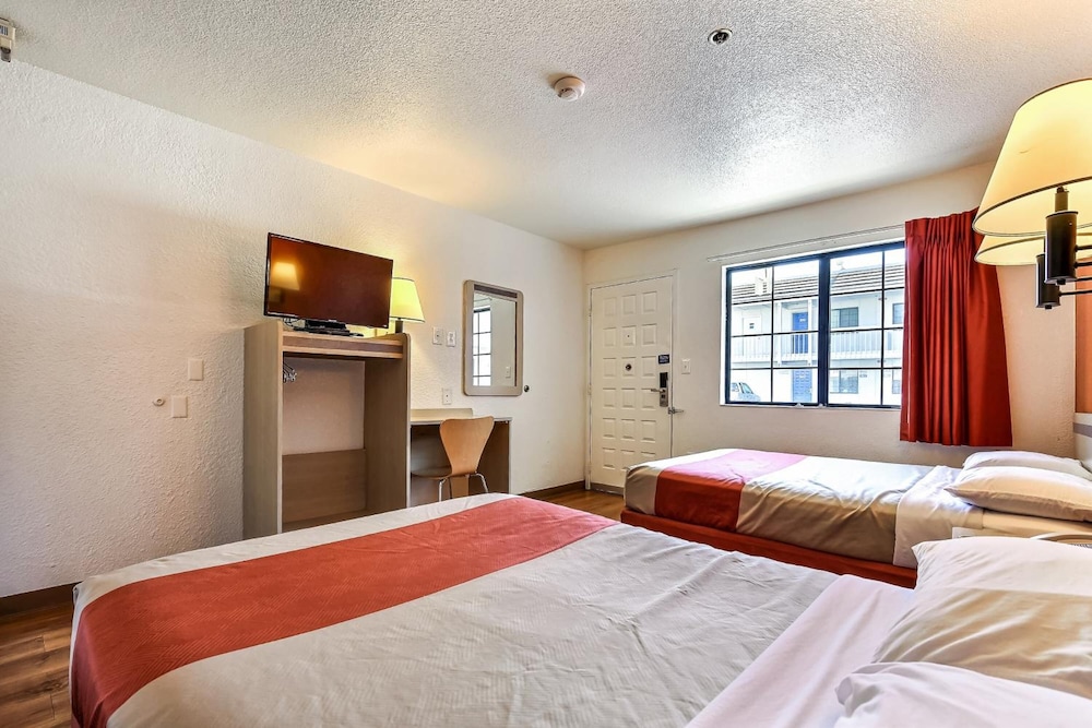 super 8 by wyndham livermore