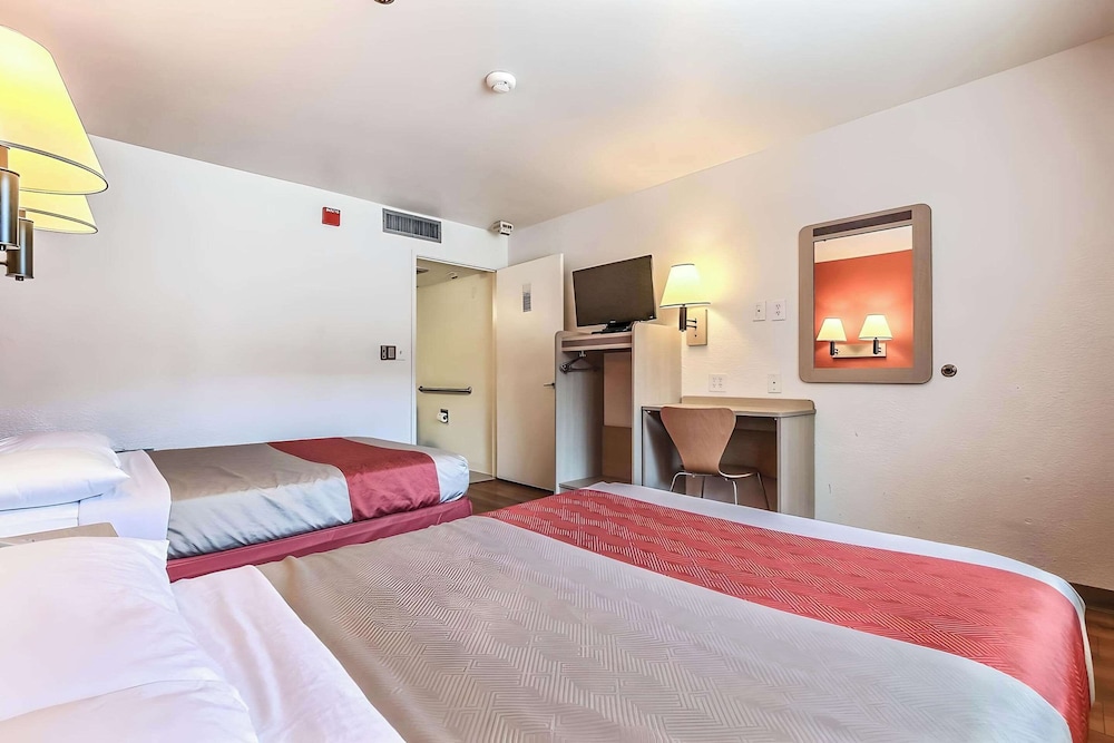 super 8 by wyndham livermore