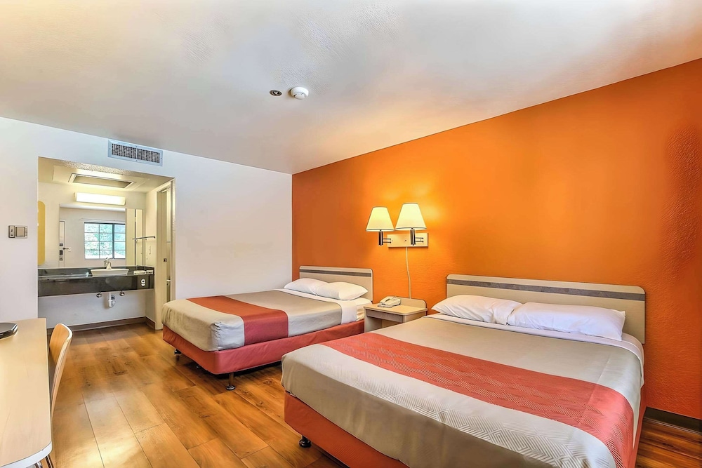 super 8 by wyndham livermore