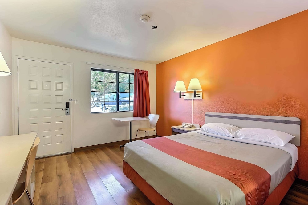 super 8 by wyndham livermore