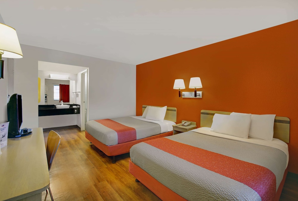 super 8 by wyndham livermore