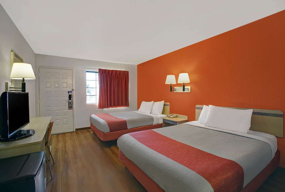 super 8 by wyndham livermore