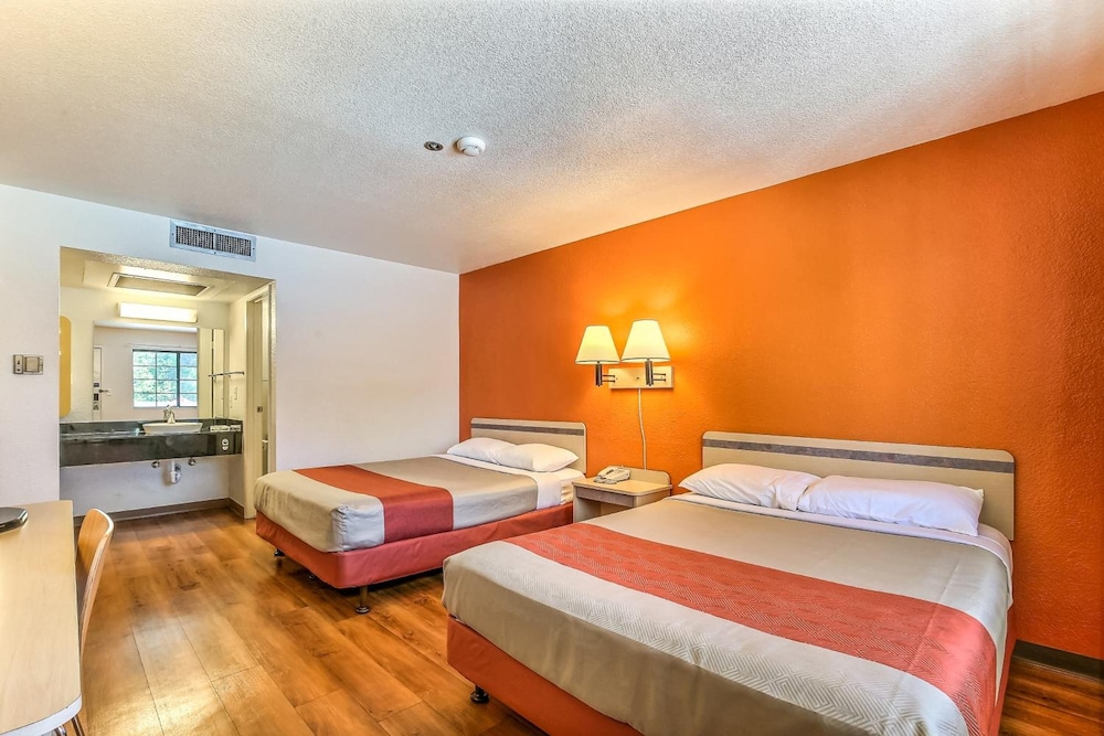 super 8 by wyndham livermore