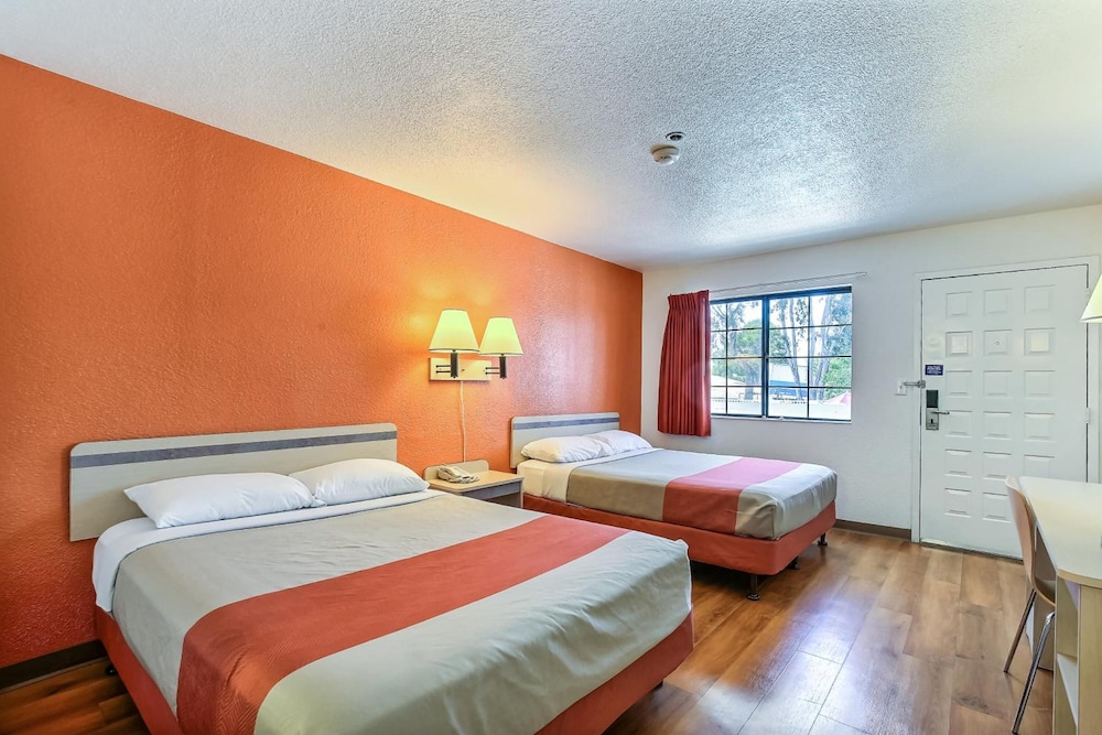 super 8 by wyndham livermore